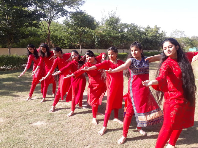 Akarshan dance classes