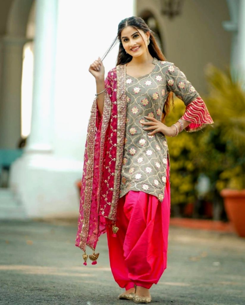 Pin by Harjeet on punjabi suits | Girl suits, Beautiful girls dresses, Girl  crush fashion