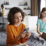 How to Avoid Mobile Addiction and Reduce Screen Time in Daily Life