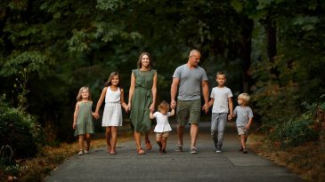 Family Photo Poses for Photoshoot