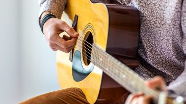 Guitar Playing Tips for Absolute Beginners