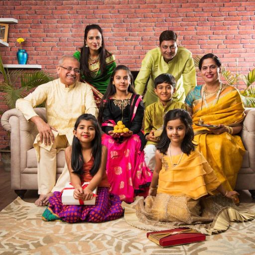 Family Photo Poses for Photoshoot at Home - India Darpan