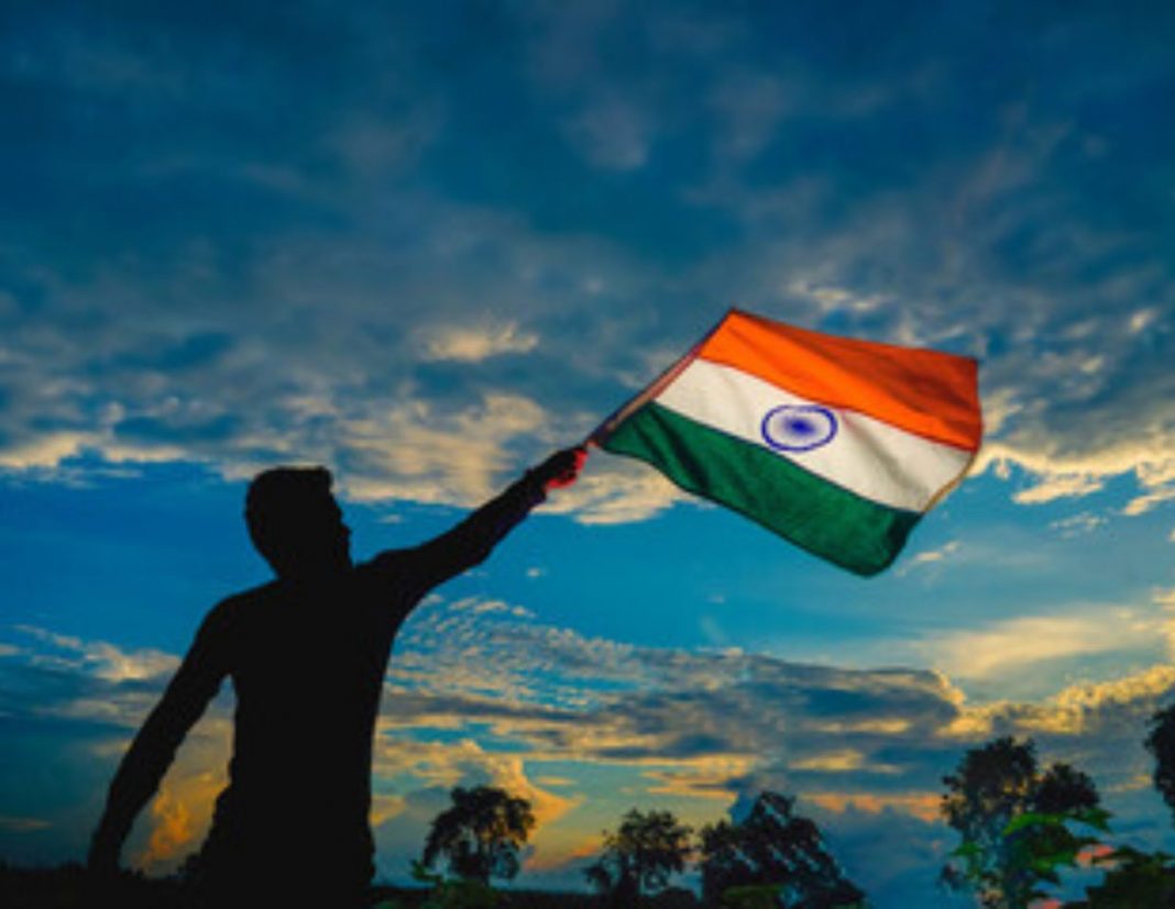 Planning to Hoist an Indian Flag at your home? Here's How to Do It